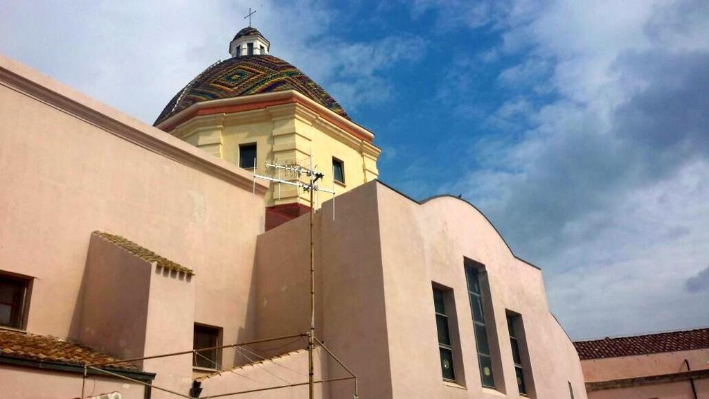 Alghero Ciutat Bilik gambar
